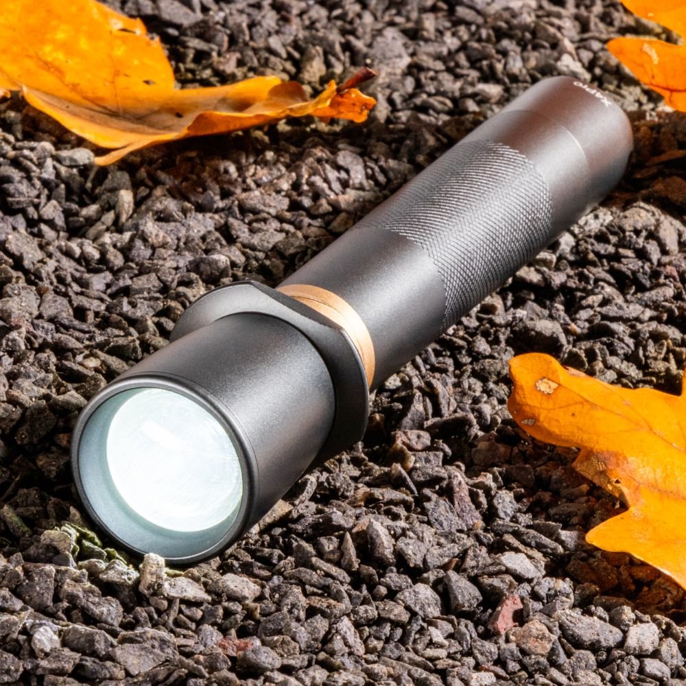 LED's Work Zaklamp op Batterijen (6x AAA) - 900 lumen - IPX4 Spatwaterdicht - Dimbaar in 3 standen LED.nl