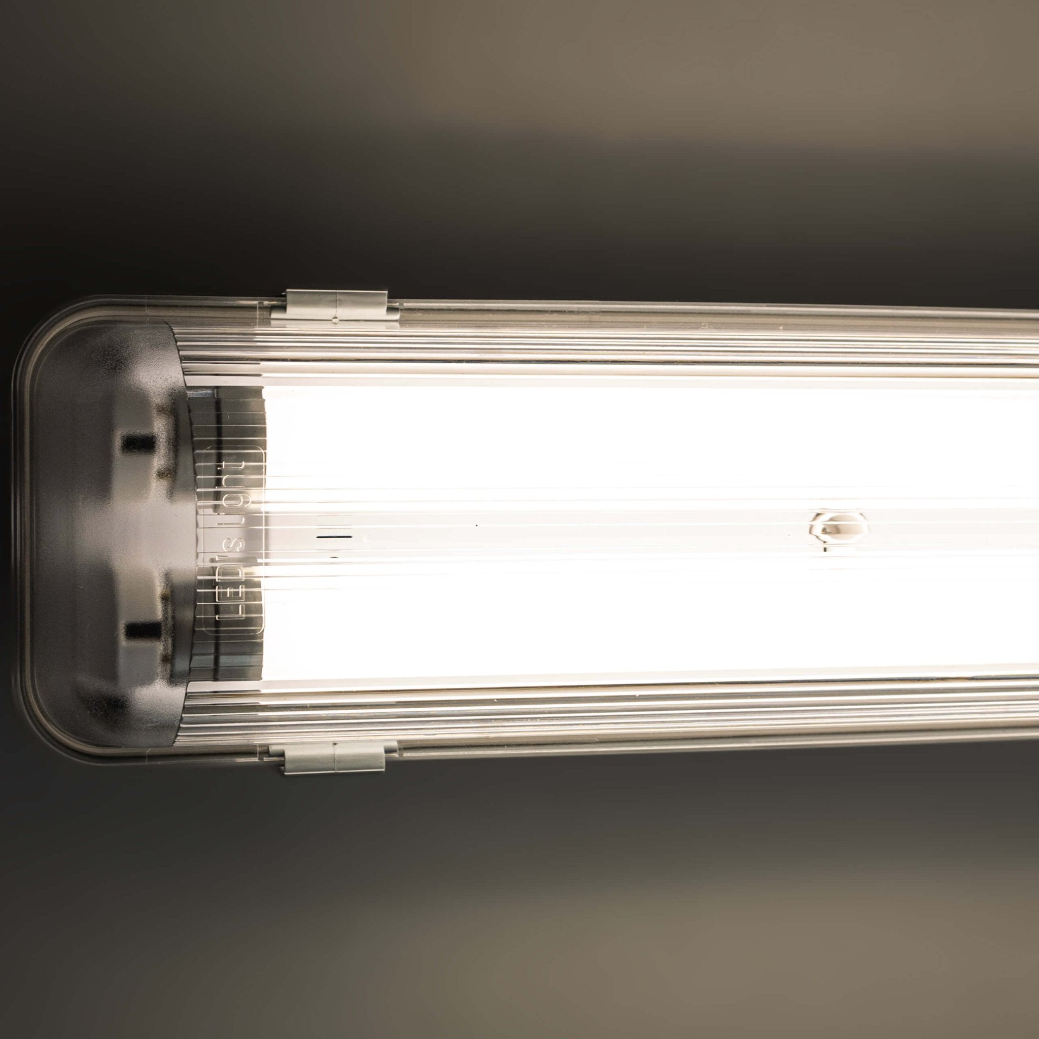 LED's Light Dubbele LED TL lamp 60 cm - compleet met LED buizen - Binnen en buiten - 2200 lm - 2x6W - 4000K - 185lm/w - Energielabel B TL verlichting LED.nl