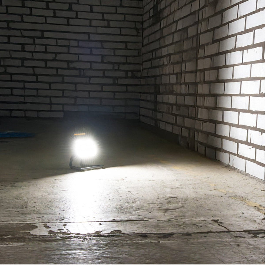 LED's Work LED Construction Lamp rechargeable 2000 - Works wirelessly on battery - Dust and waterproof - LED.nl