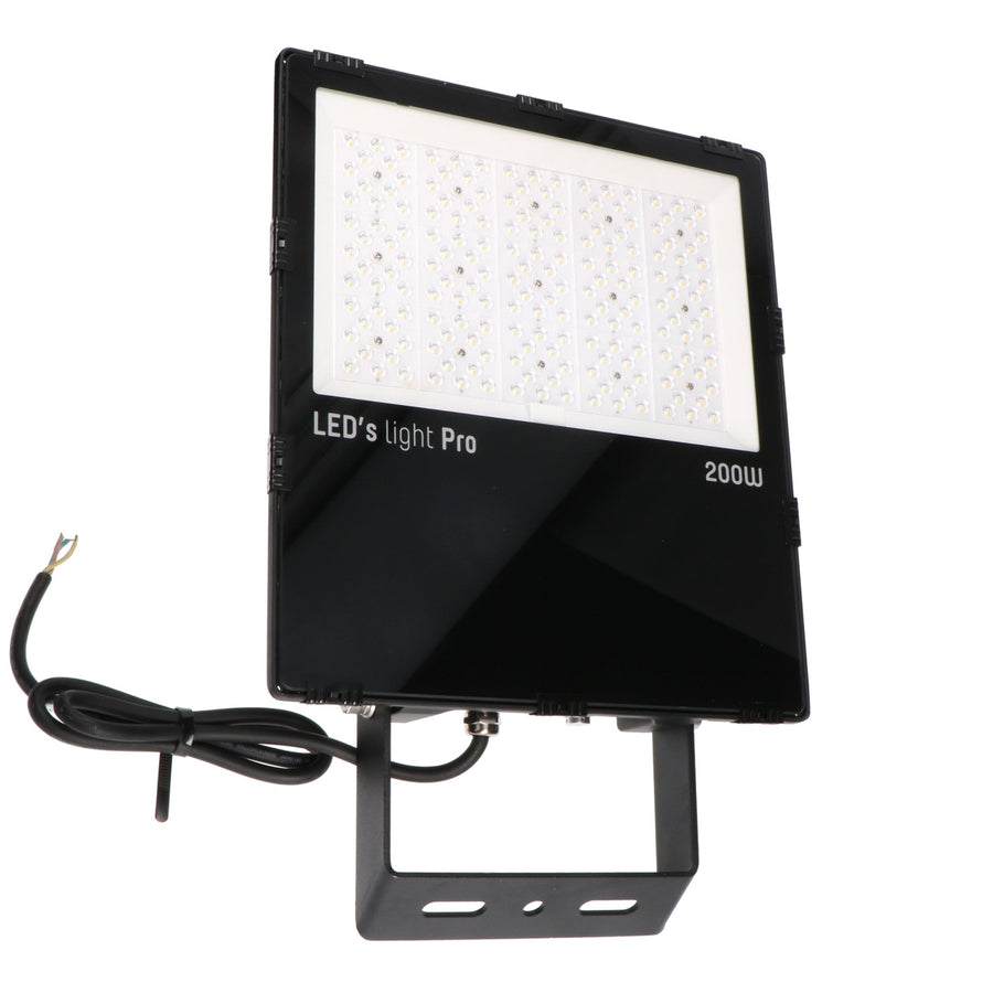 HeavyDuty LED Floodlight 200W - Waterproof (IP66) &amp; Corrosion Resistant (C4) - Black Floodlight  - LED.nl