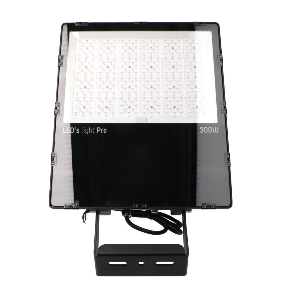 HeavyDuty LED Floodlight 300W - Waterproof (IP66) &amp; Corrosion Resistant (C4) - Black spotlight - LED.nl