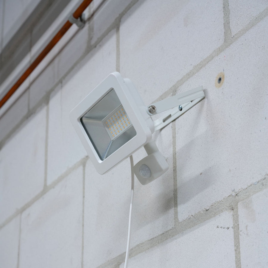 LED's Light Floodlight 3300 - With light and motion sensor - Indoor &amp; Outdoor - 30W - White - LED.nl