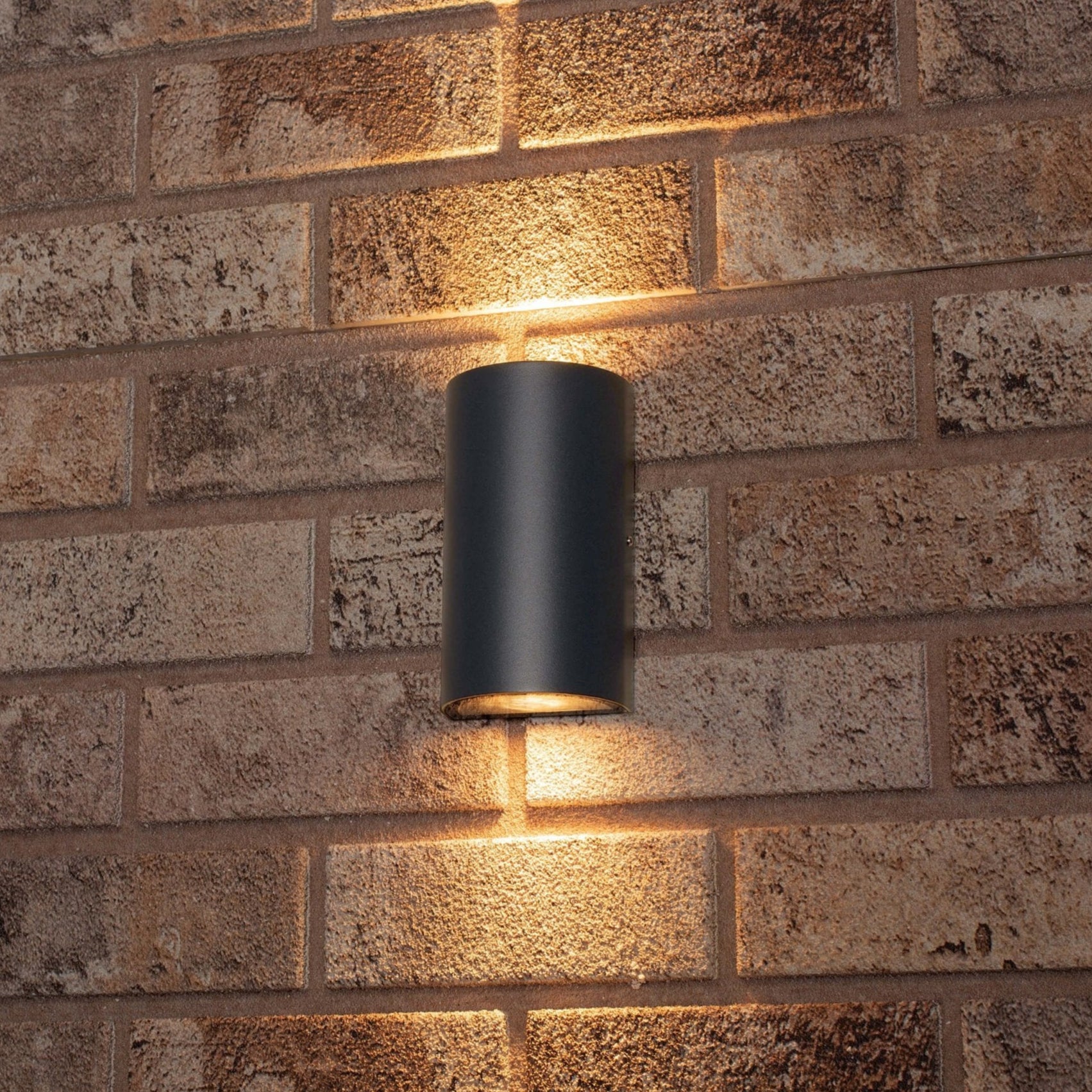 LED's Light LED Muurlamp Buiten - Halve cilinder met 2 lichtpunten - Model Siena - IP44 - Antraciet Wandlampen LED.nl