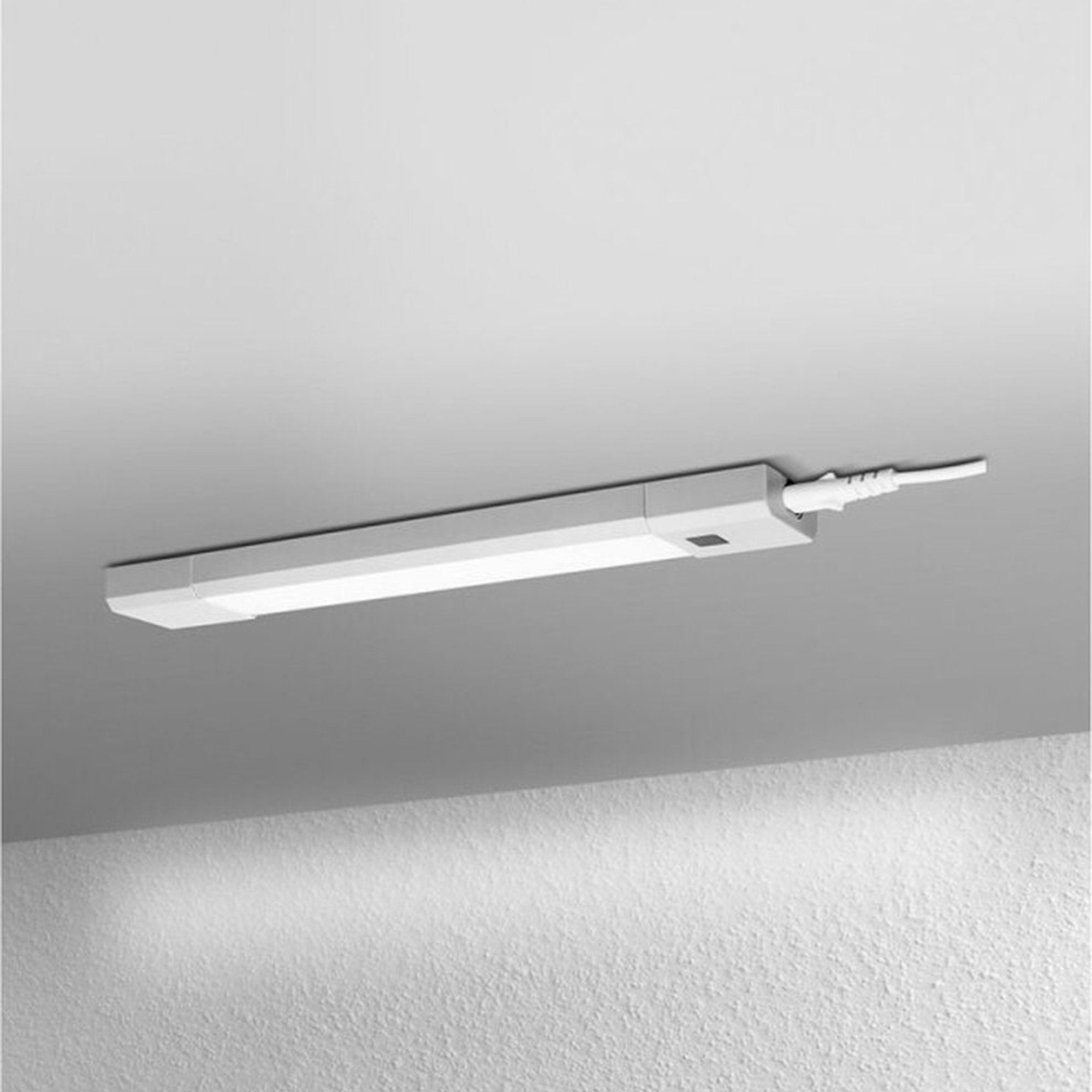 LEDVance LED Keukenverlichting 30 cm met sensor - Warm wit licht - Complete set LED.nl
