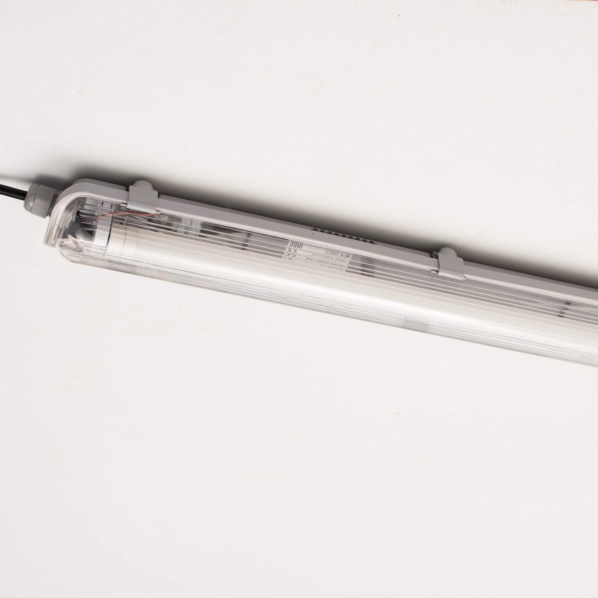 Proventa LED TL armatuur met lamp 120 cm - Koud wit licht 6500 K - Waterdicht - Complete set TL verlichting LED.nl