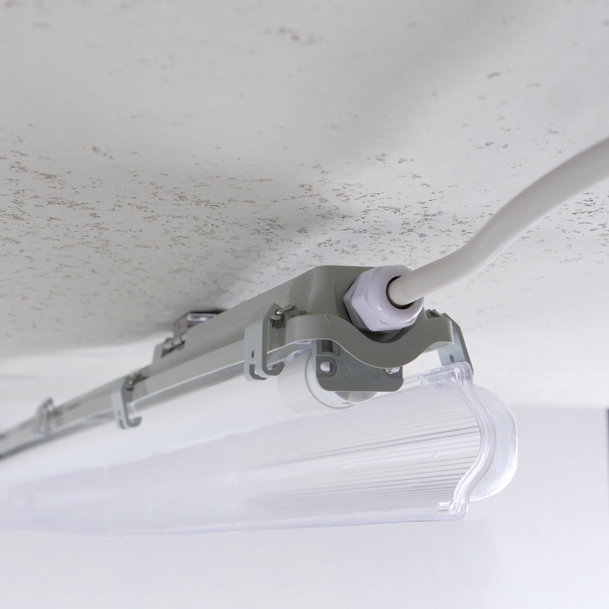 Proventa LED TL armatuur met lamp 120 cm - Koud wit licht 6500 K - Waterdicht - Complete set TL verlichting LED.nl
