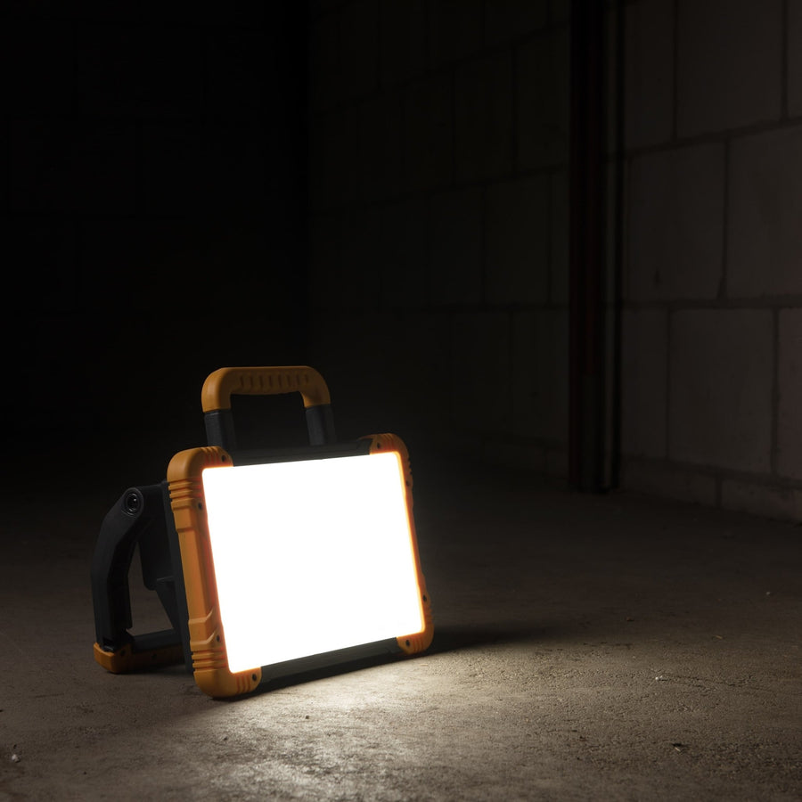 LED's Work Akku-LED-Bauleuchte 1500 - Kabelloser Akkubetrieb - IP54 - Härtetest - lidstore.shop
