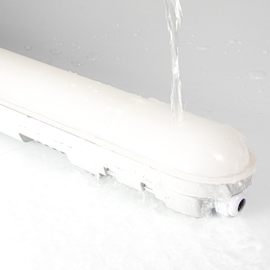 LED-Leuchte Light Pro TL, 120 cm – Für den Innen- und Außenbereich geeignet – 4800 Lumen – Wasserdicht nach IP65 - lidstore.shop