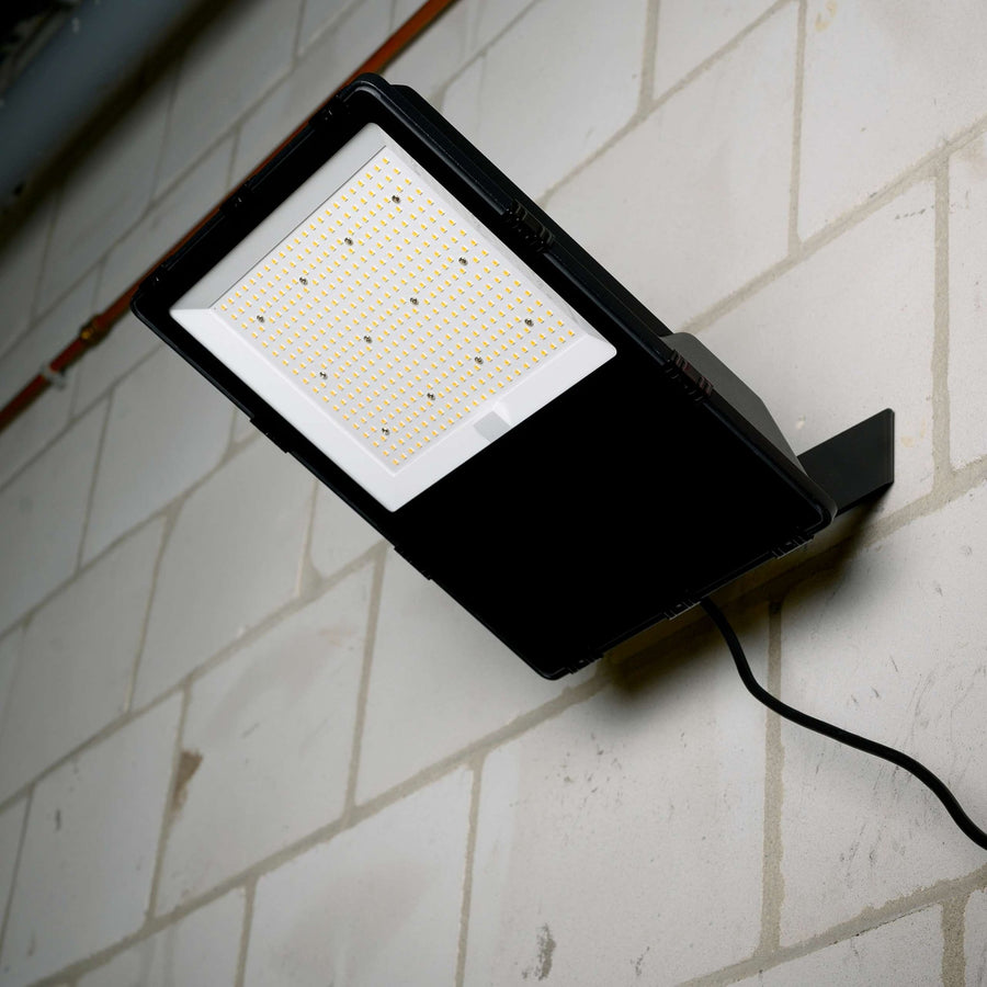 Premium LED Floodlight 150W - 30 Year Lifespan - IP66 Waterproof - 24000 lm - LED.nl