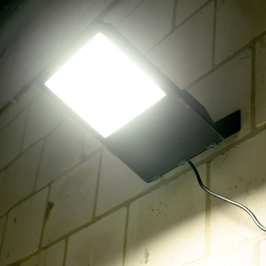 Premium LED Floodlight 150W - 30 Year Lifespan - IP66 Waterproof - 24000 lm - LED.nl