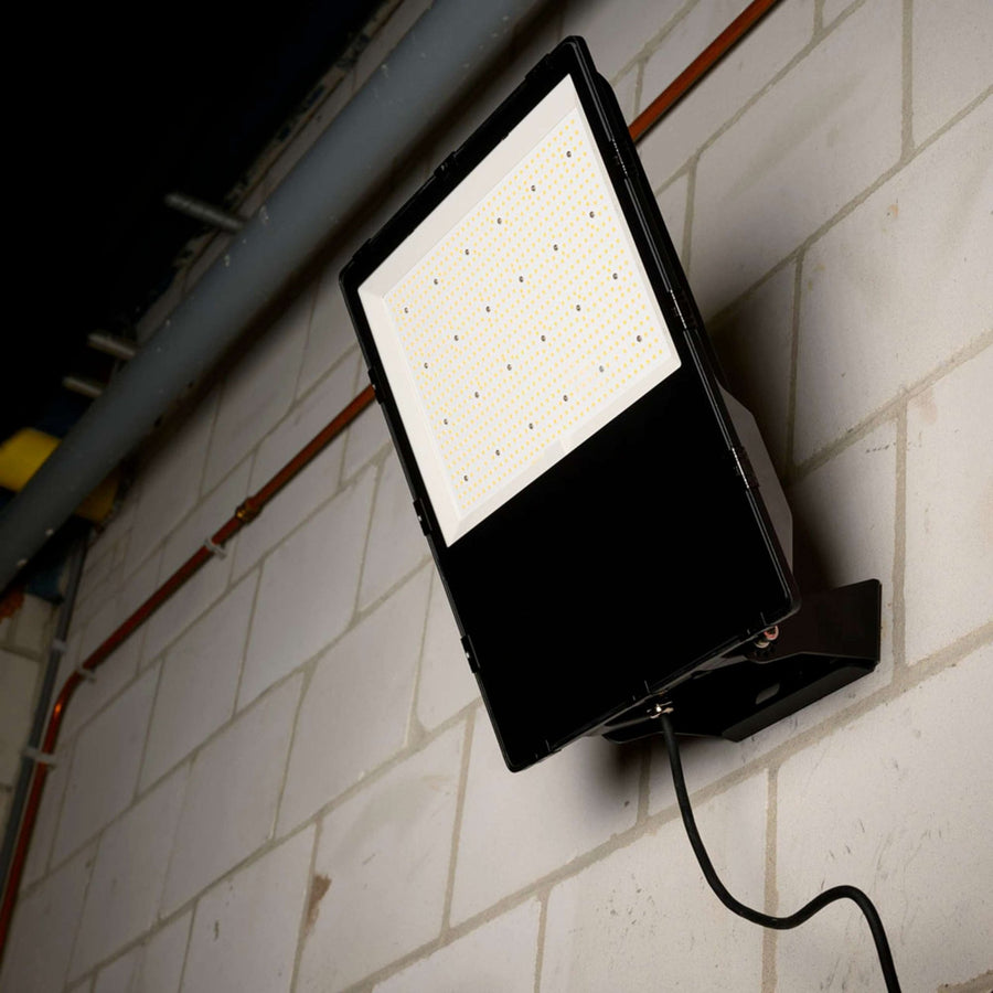 Premium LED Floodlight 300W - 30 Year Lifespan - IP66 Waterproof - 50000 lm - LED.nl