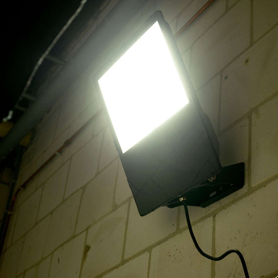 Premium LED Floodlight 300W - 30 Year Lifespan - IP66 Waterproof - 50000 lm - LED.nl