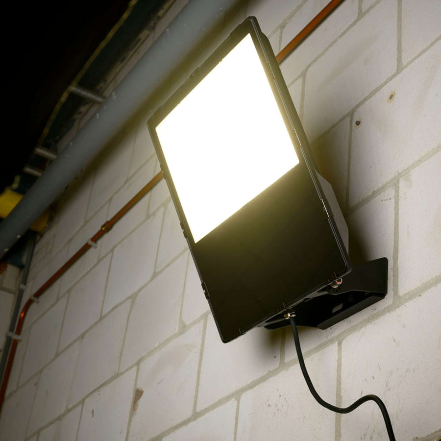 Premium LED Floodlight 300W - 30 Year Lifespan - IP66 Waterproof - 50000 lm - LED.nl