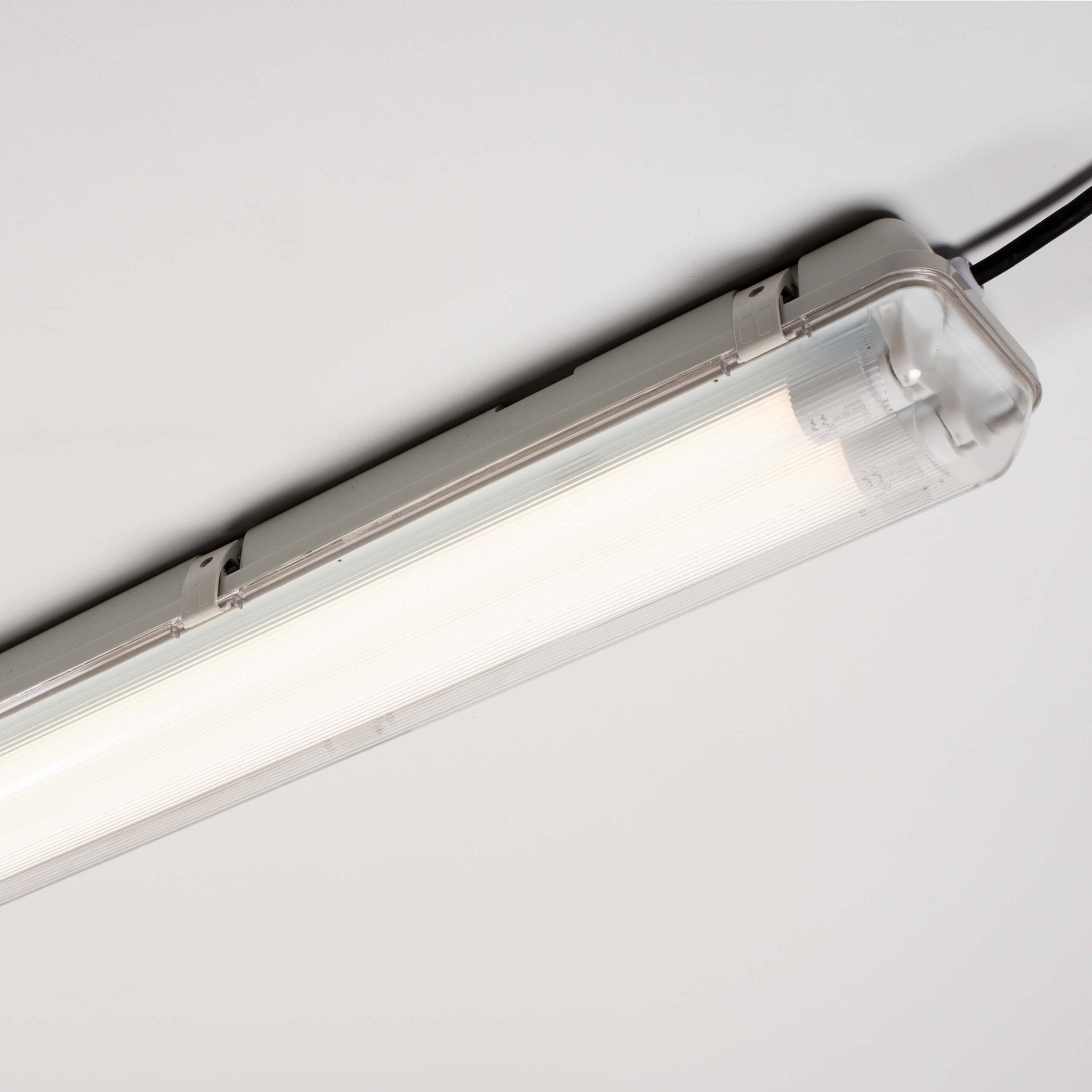 LED's Light LED TL Armatuur licht balk met sensor - incl Dubbele buis 2x14W 120cm 4000K Bewegingssensor en nachtsensor - Waterdicht - 150lm/w TL verlichting LED.nl