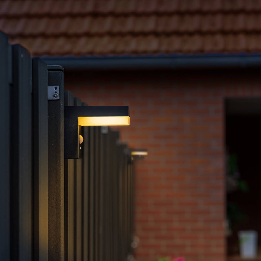 LED's Light stainless steel Solar LED Wall Lamp with Motion Sensor - Wireless - Square - 3 Modes - Black - LED.nl
