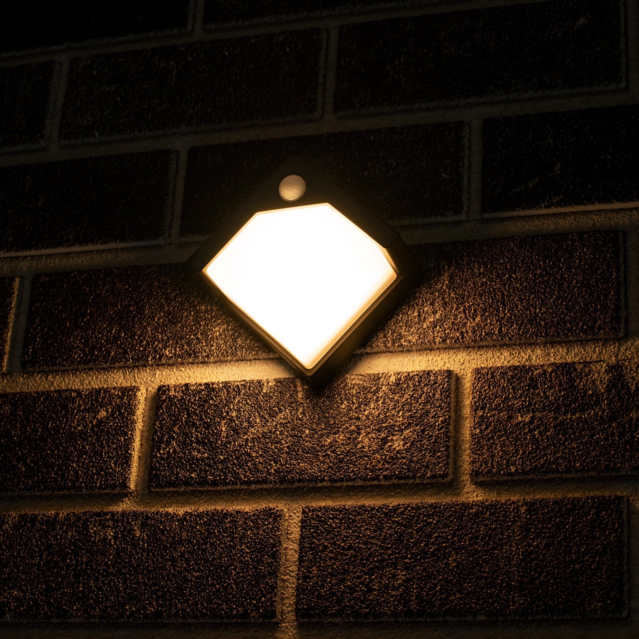 LED's Light Solar LED Buitenlamp met Bewegingssensor - Draadloos op zonne-energie - Zwart - IP44 Buitenlampen LED.nl