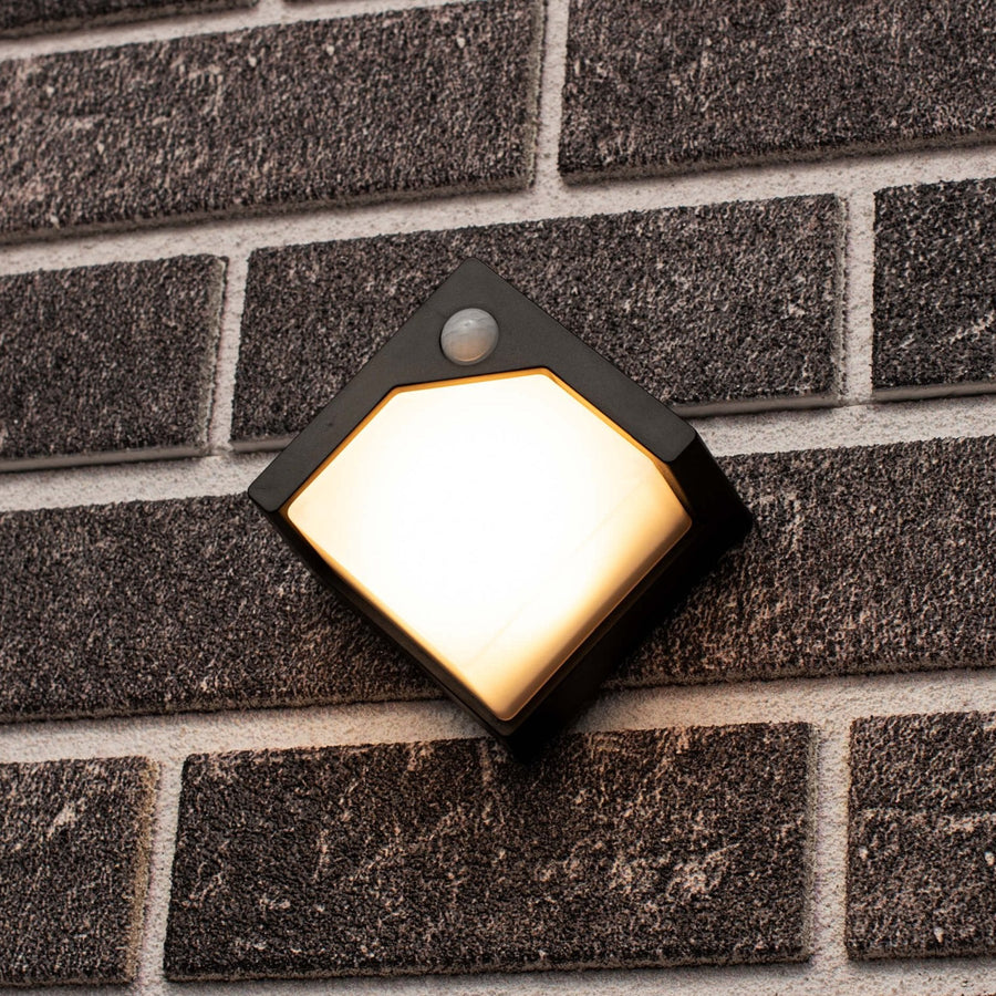 LED's Light Solar LED Outdoor Lamp with Motion Sensor - Wireless Solar Powered - Black - IP44 - LED.nl