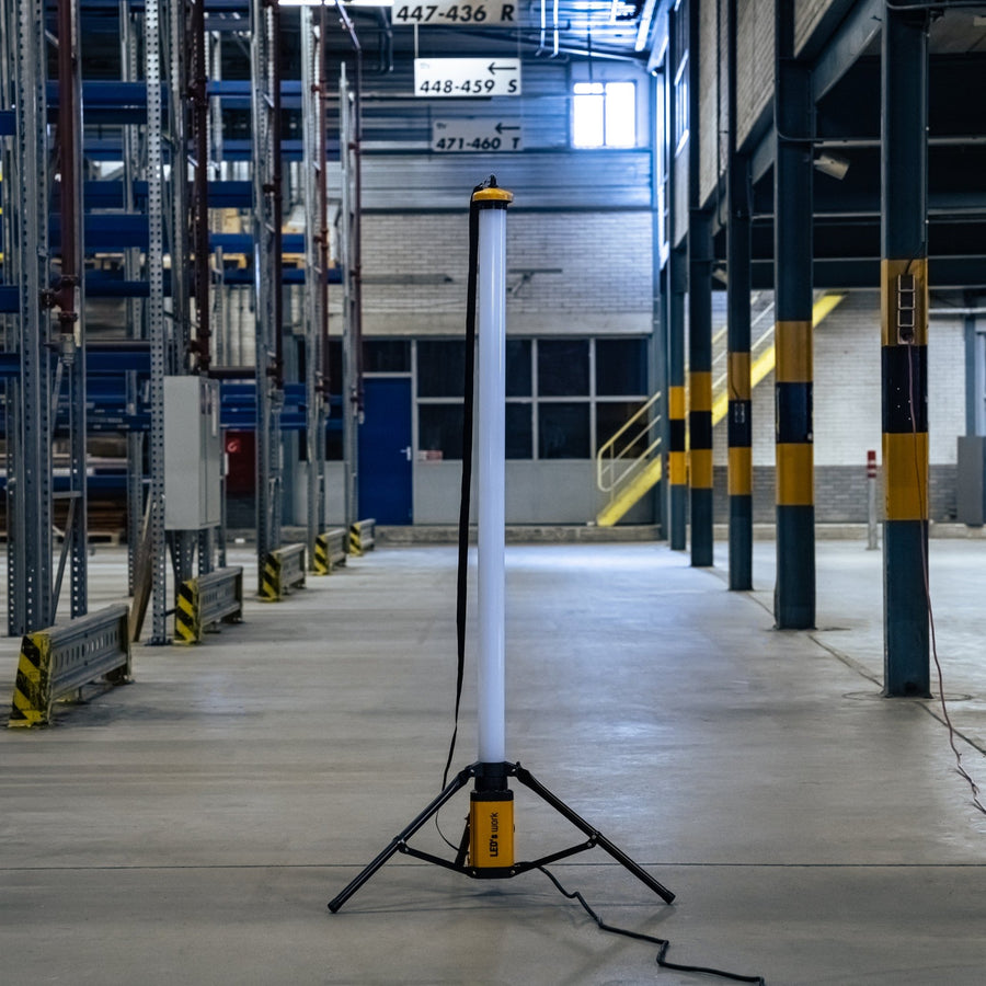 LED's Work Tripod Bouwlamp 12000 - 360 graden rondom licht - Extra stopcontact aansluiting - IP54 waterdicht - 100W Bouwlampen LED.nl